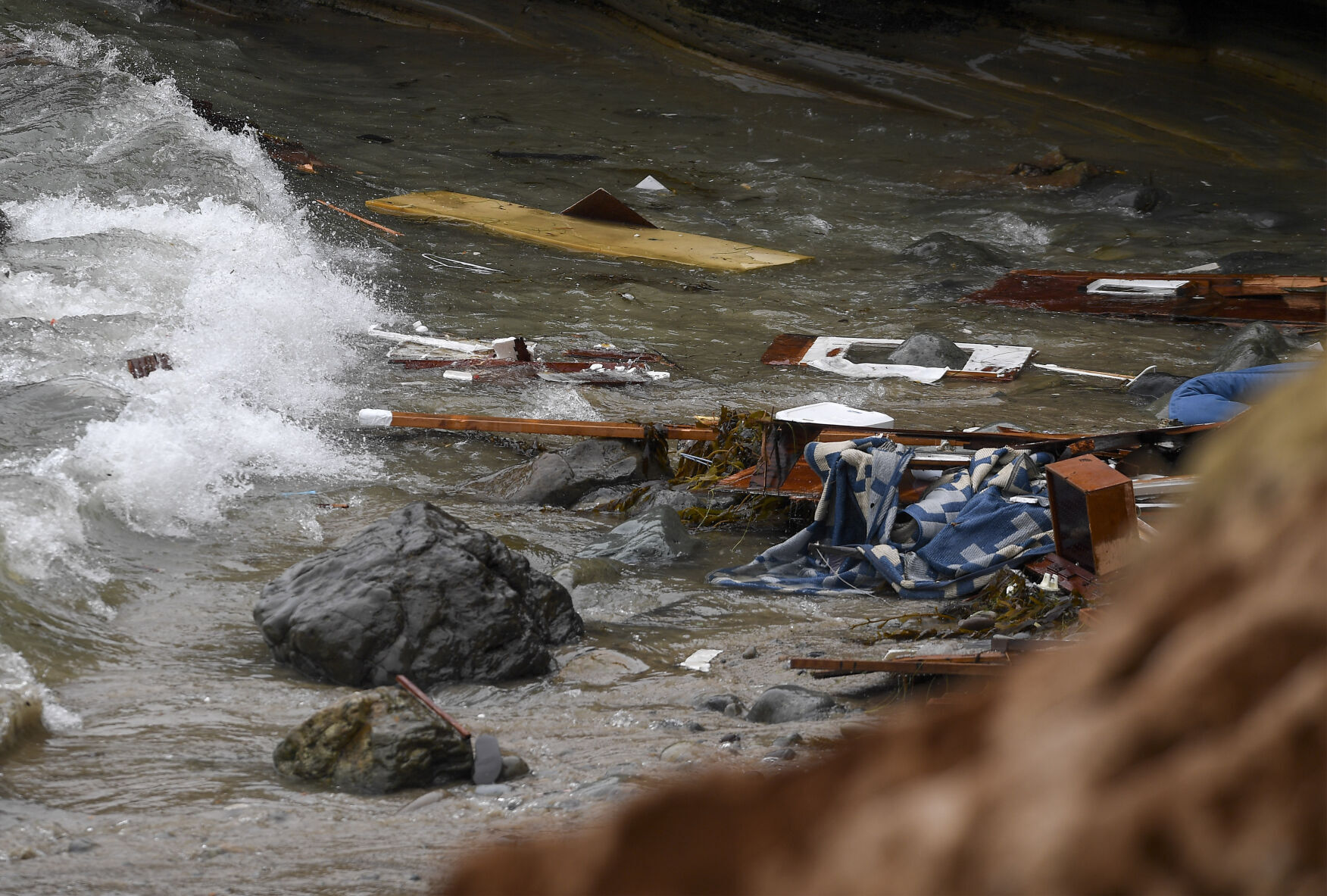 Boat Capsizes California